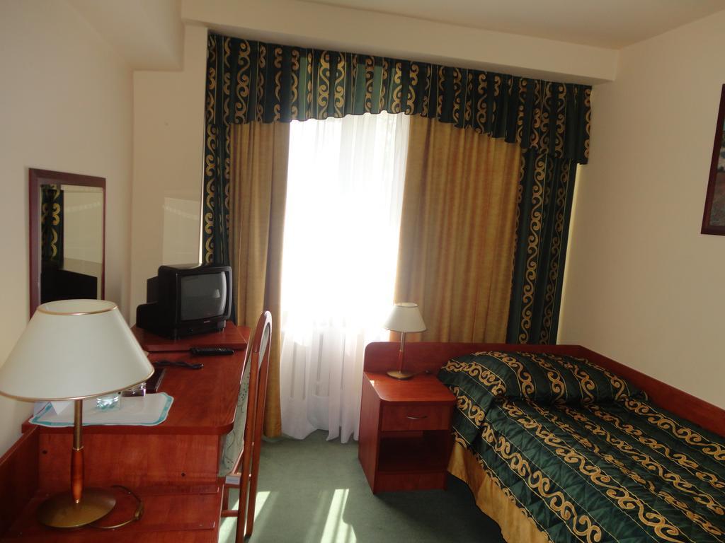 Hotel Accademia Ostrowiec Świętokrzyski Eksteriør billede