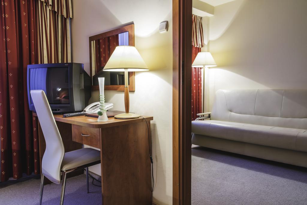 Hotel Accademia Ostrowiec Świętokrzyski Værelse billede