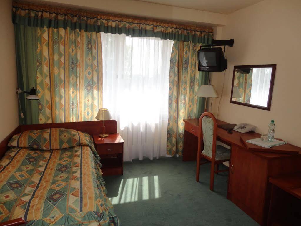 Hotel Accademia Ostrowiec Świętokrzyski Eksteriør billede